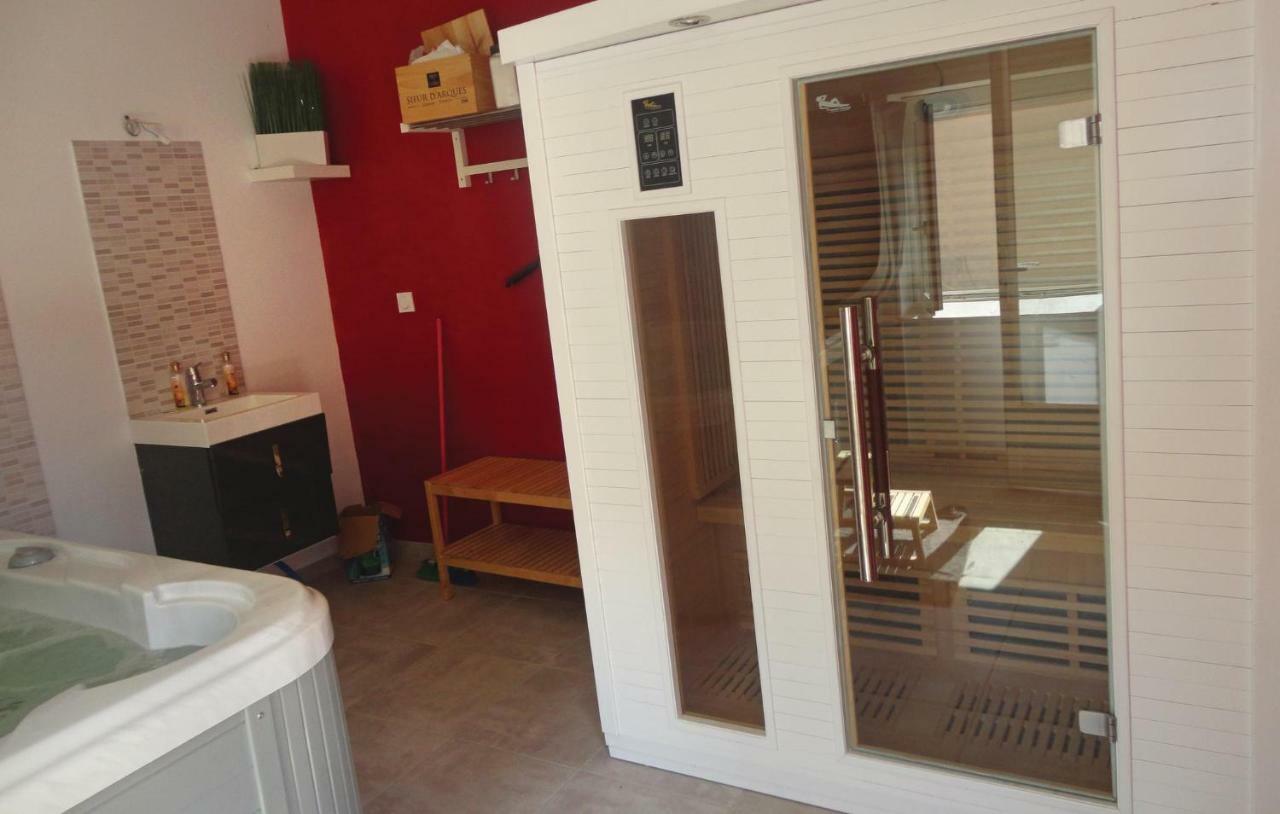 2 Bedroom Amazing Home In 나르본 외부 사진