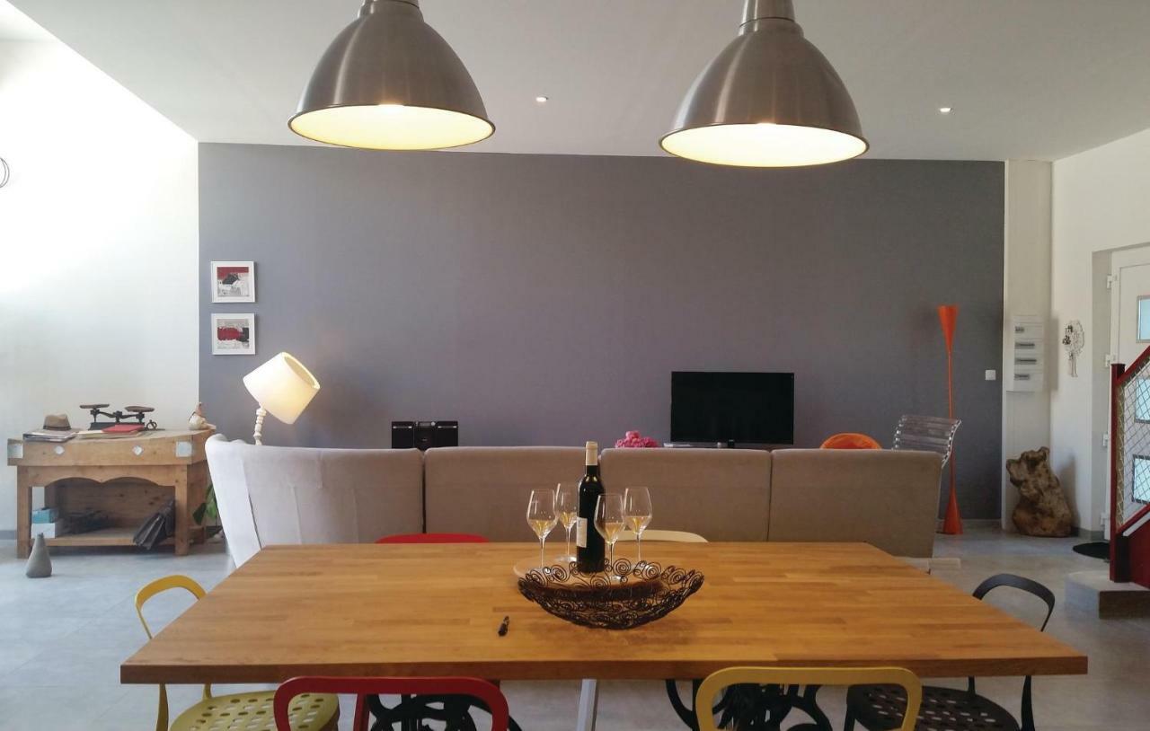 2 Bedroom Amazing Home In 나르본 외부 사진